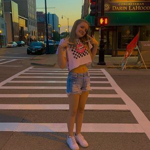 Meet your Posher, Addison